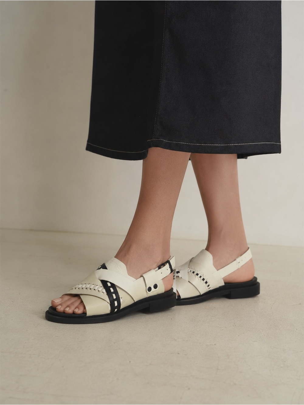 Camper Twins Asymmetrical Leather Sandals White Black EU 36 Artisan Slingback